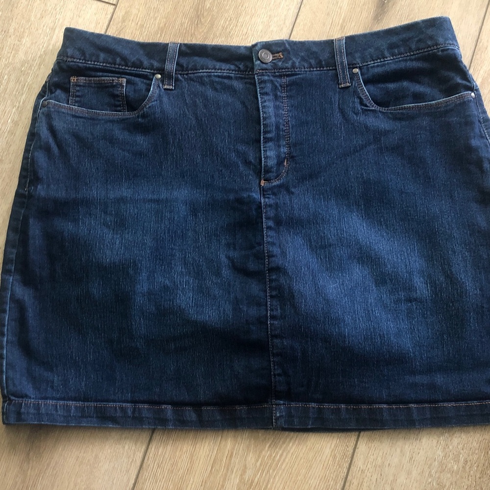 Croft & Barrow effortless stretch size 18 Denim Mini Skort